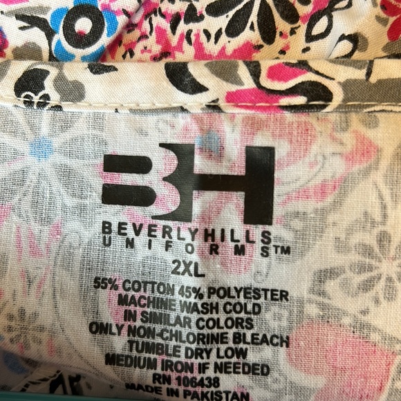 Beverly Hills uniforms - Picture 2 of 2